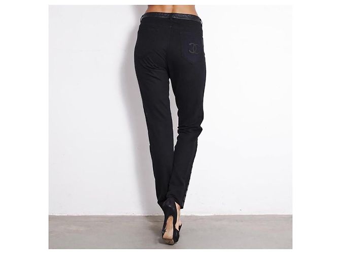 Chanel Pantalones de Detalle de Cuero Mosaico de Runway de 3$ Negro - vista 12