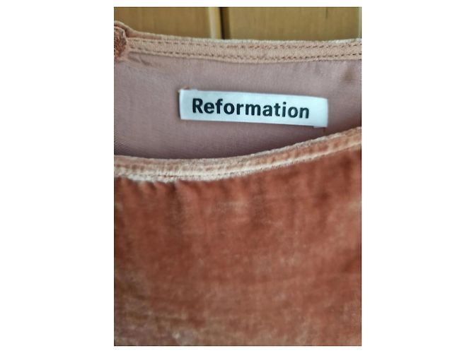 Falda Baylee Reformation de seda coral - vista 5
