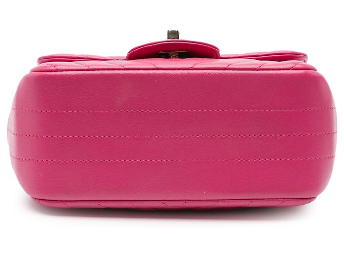 Chanel Pink Mini Quadrat Klassisch Chevron aus Lammleder mit Einzelklappe - Ansicht 3
