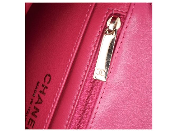Chanel Pink Mini Quadrat Klassisch Chevron aus Lammleder mit Einzelklappe - Ansicht 7