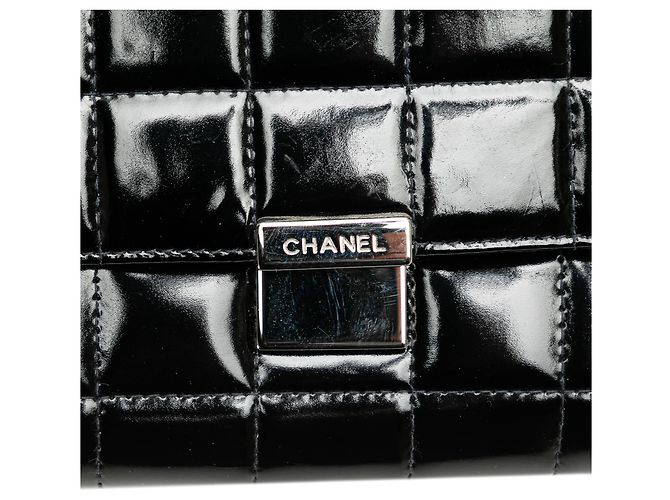 Clutch in catena in vernice nera CC cioccolato di Chanel Nero - vista 12