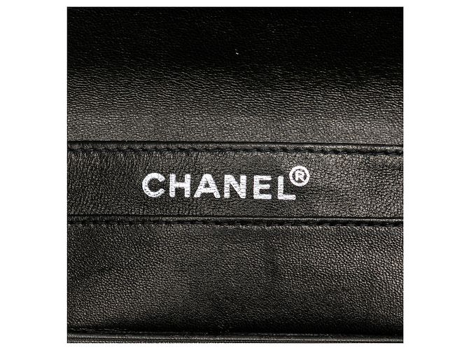 Clutch in catena in vernice nera CC cioccolato di Chanel Nero - vista 5