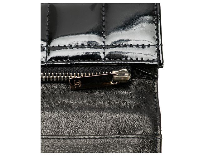 Clutch in catena in vernice nera CC cioccolato di Chanel Nero - vista 9