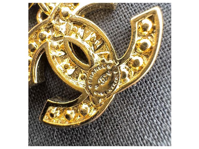 Pendientes colgantes CC vintage adornados con strass de Chanel Gold hardware - vista 10