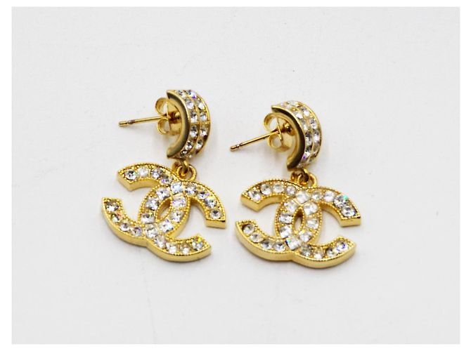 Pendientes colgantes CC vintage adornados con strass de Chanel Gold hardware - vista 3