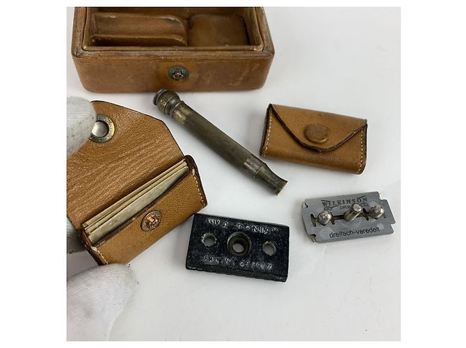 Hermès Hermes Vintage Rasier-Set mit braunem Lederetui Beige - Ansicht 7