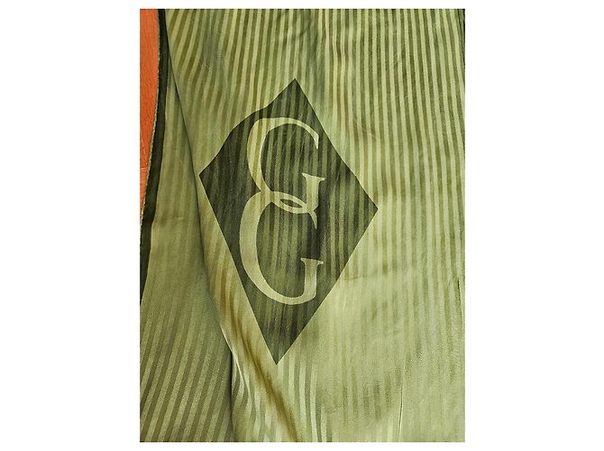 Pañuelo de seda Givenchy Verde Oliva - vista 3