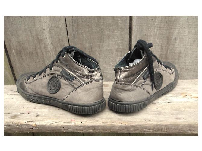 Pataugas Sneaker aus Leder Grau - Ansicht 4