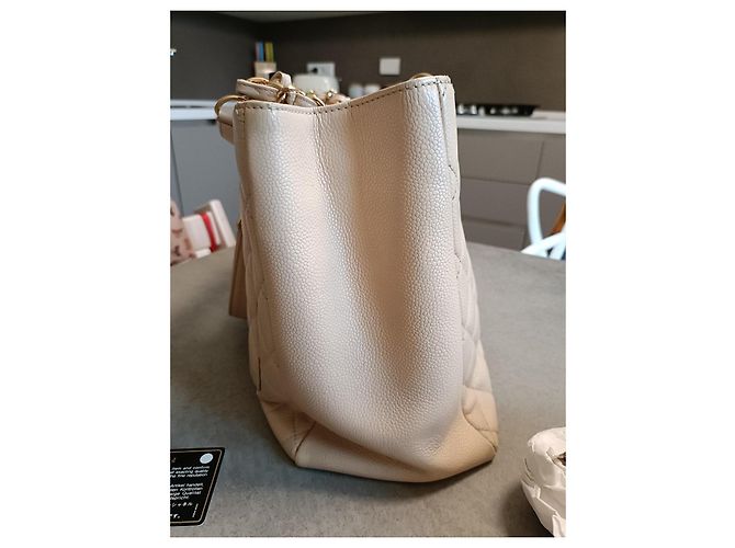 Wallet On Chain Borsa Shopping Tote Chanel GST Beige in Pelle - vista 6