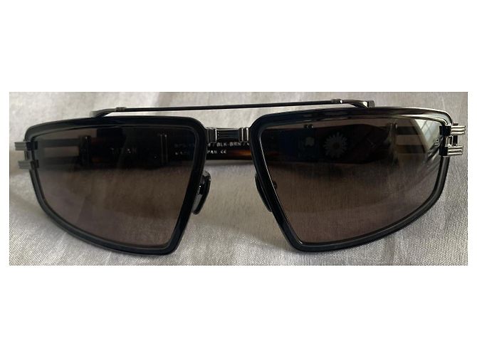 Occhiali da sole Balmain in acetato e titanio neri Nero Marrone chiaro Marrone scuro - vista 14