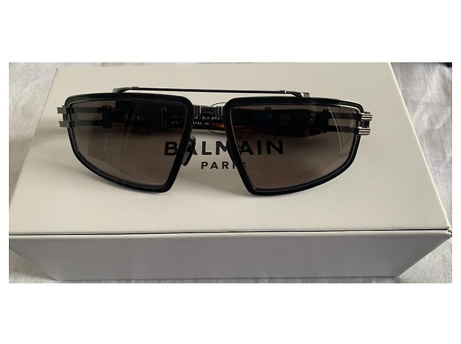 Occhiali da sole Balmain in acetato e titanio neri Nero Marrone chiaro Marrone scuro - vista 2