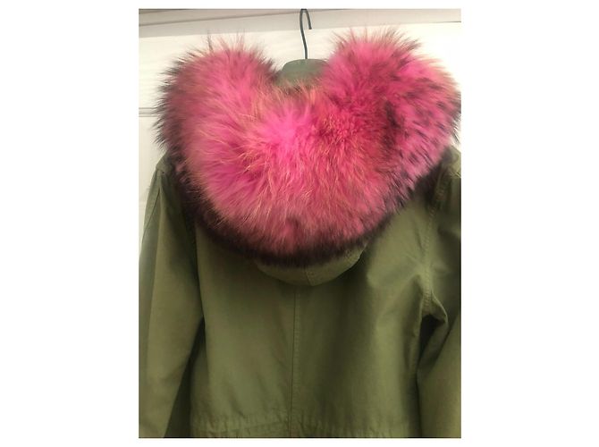 Parka de algodón Mr & Mrs Italy verde con borde de piel de mapache rosa - vista 4