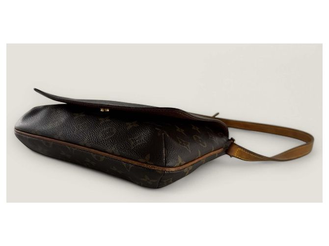 Louis Vuitton Musette Tango tracolla lunga vintage Marrone - vista 10