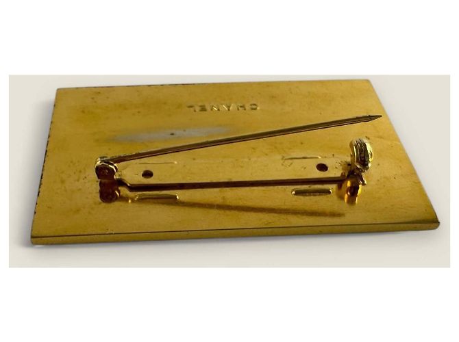 Spilla vintage con targhetta Chanel Gold hardware - vista 11