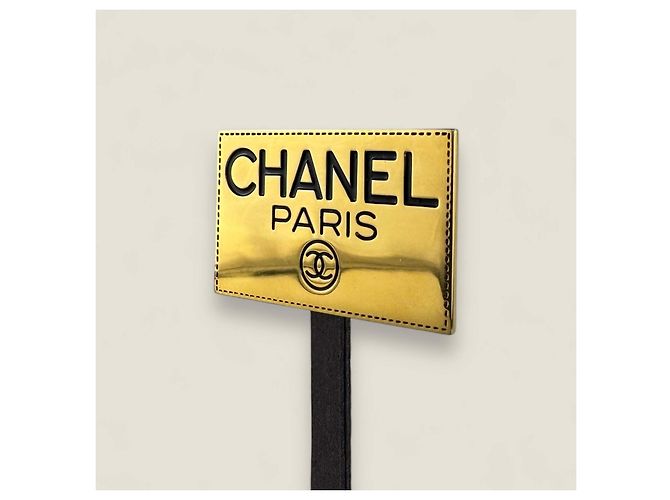 Spilla vintage con targhetta Chanel Gold hardware - vista 15