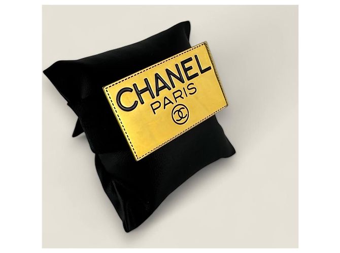 Spilla vintage con targhetta Chanel Gold hardware - vista 19