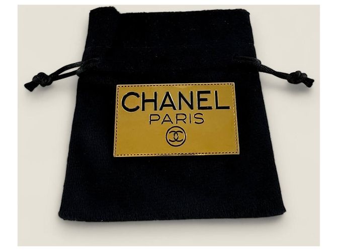 Spilla vintage con targhetta Chanel Gold hardware - vista 6