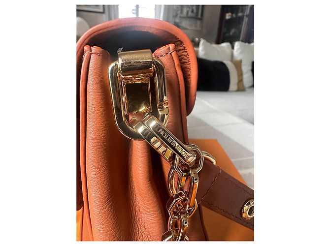 Citadines Louis Vuitton Borsa Dauphine Soft MM Pelle Camel Cammello - vista 4