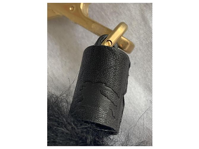 Charm per borsa Burberry in shearling nero e oro Gold hardware - vista 9