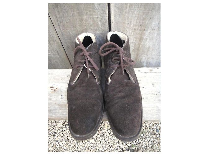 Stivaletti Gucci in shearling marrone scuro - vista 3