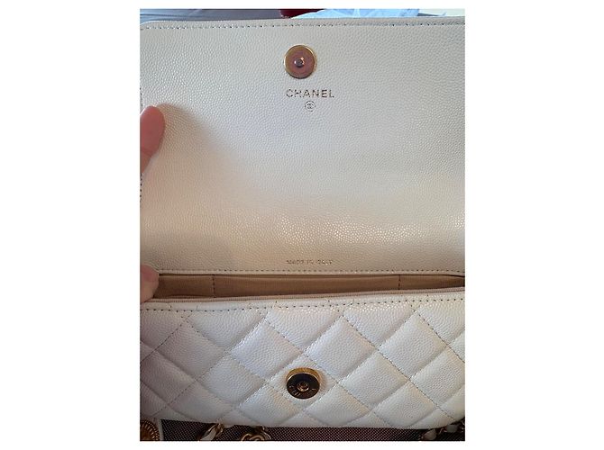 Wallet On Chain Chanel borsa telefono in pelle bianca con catena dorata Bianco - vista 8
