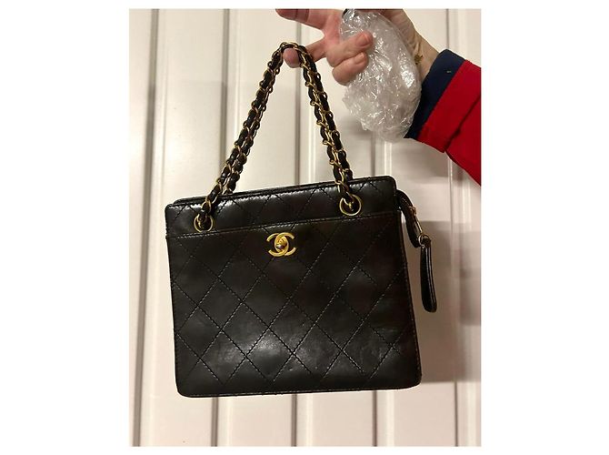 Borsa a Spalla in Pelle Caviar Matelassé Chanel Nera Nero - vista 2
