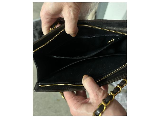 Borsa a Spalla in Pelle Caviar Matelassé Chanel Nera Nero - vista 5