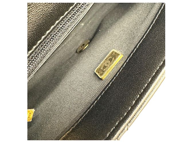 Sac à rabat matelassé Chanel petit modèle Noir - vue 12