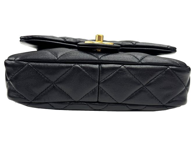 Sac à rabat matelassé Chanel petit modèle Noir - vue 5