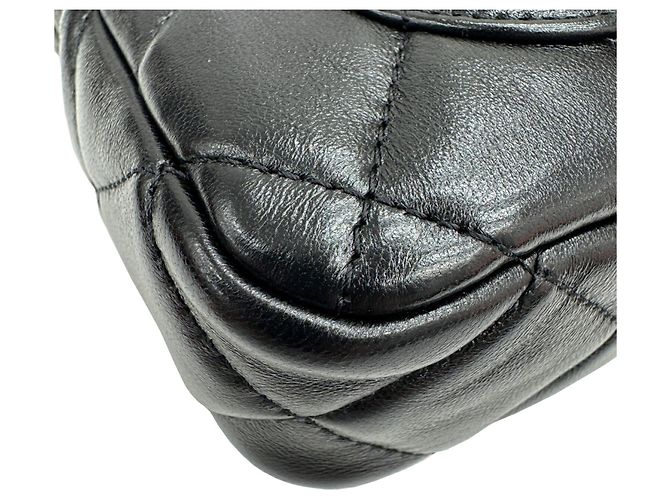 Sac à rabat matelassé Chanel petit modèle Noir - vue 9