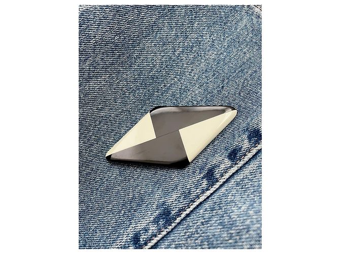 Vintage Spilla in Bakelite nera e bianca motivi geometrici Nero Bianco - vista 4