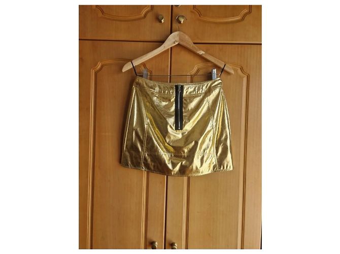 Minifalda Mcq dorada laminada corte A Dorado - vista 6