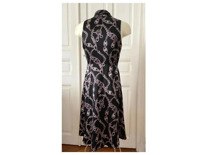 Autre Marque Vestido de seda con estampado de cadena logo y escote en V - vista 11