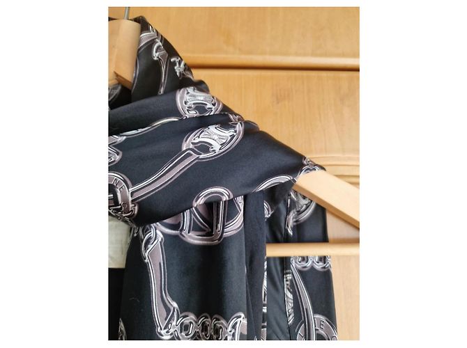 Autre Marque Vestido de seda con estampado de cadena logo y escote en V - vista 4