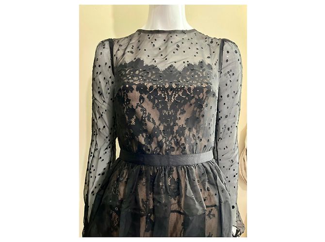 Marchesa Notte Spitzenkleid in Schwarz mit Illusions-Ausschnitt - Ansicht 5