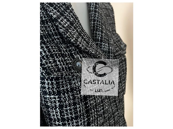 Schwarze schimmernde Tweedjacke mit CC-Perlenknöpfen von Chanel 42 FR - Ansicht 12