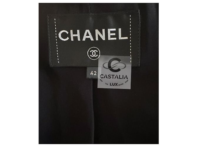 Schwarze schimmernde Tweedjacke mit CC-Perlenknöpfen von Chanel 42 FR - Ansicht 16