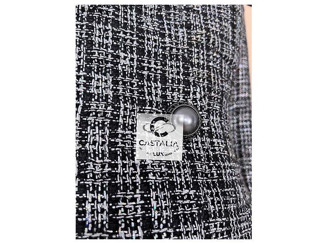 Schwarze schimmernde Tweedjacke mit CC-Perlenknöpfen von Chanel 42 FR - Ansicht 8