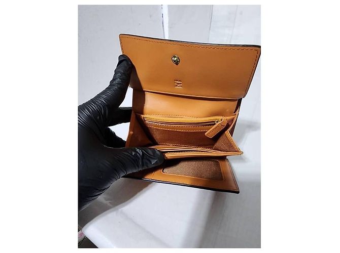 Billetera trifold con solapa de lona recubierta y cuero MCM Visetos Negro/Marrón Castaño - vista 7