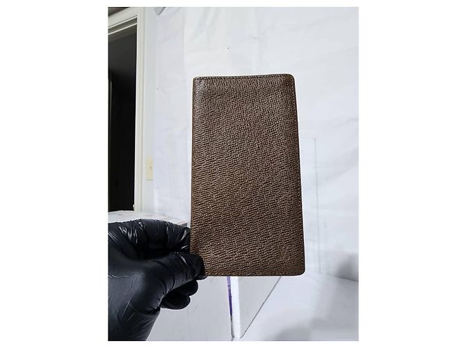 Louis Vuitton Taiga Leder Bifold Langbörse Braun - Ansicht 3