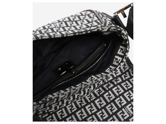 Fendi Borsa a spalla in tela Zucchino nera e grigia Nero - vista 5