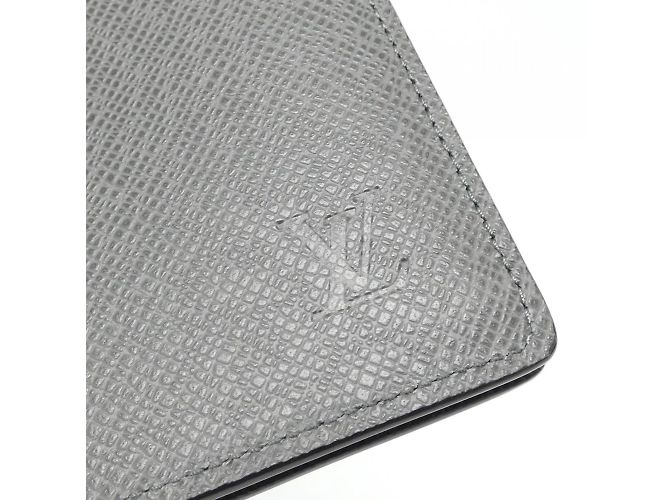 Cartera Brazza Taiga de Louis Vuitton - vista 3
