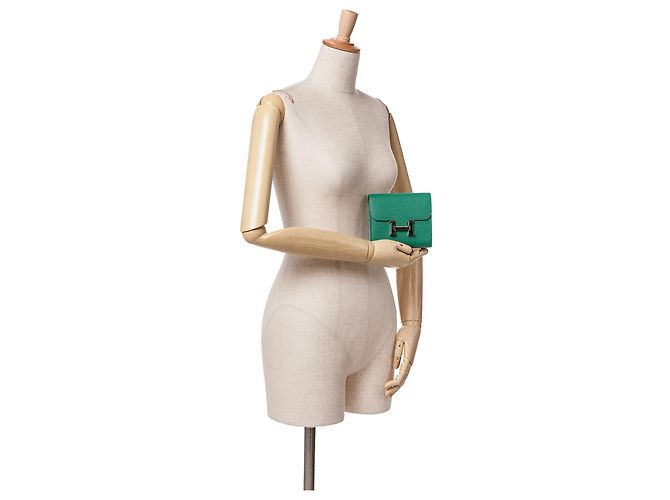Cartera corta Constance en Epsom verde de Hermès - vista 7