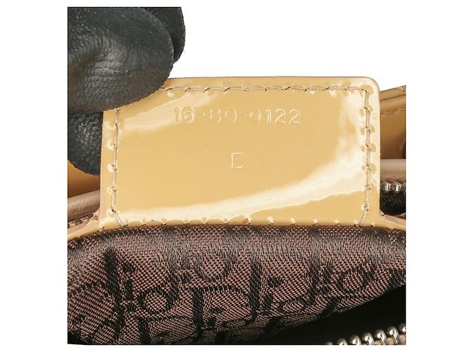 Dior Giallo Grande Borsa in Vernice Cannage Lady Dior - vista 5
