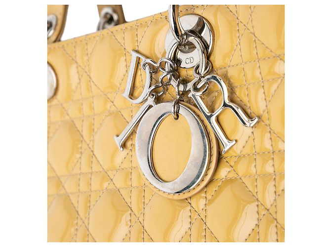Dior Giallo Grande Borsa in Vernice Cannage Lady Dior - vista 6