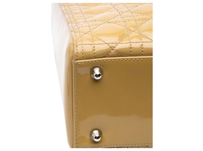 Dior Giallo Grande Borsa in Vernice Cannage Lady Dior - vista 7