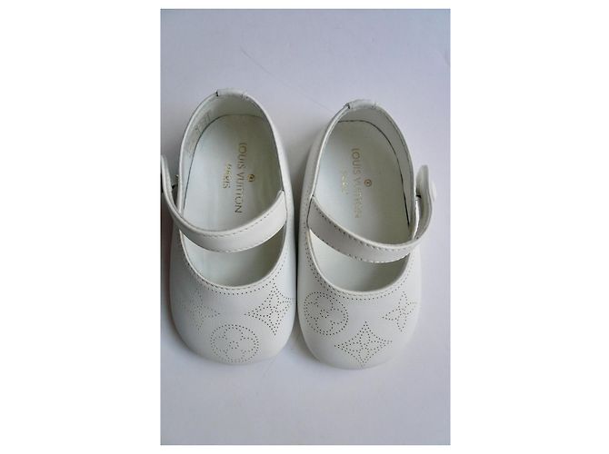 LOUIS VUITTON Chaussons naissance cuir blanc mixte T18 - vue 4