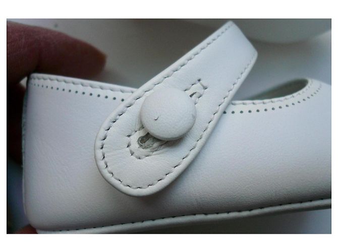 LOUIS VUITTON Chaussons naissance cuir blanc mixte T18 - vue 5