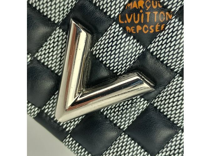 Borsa a Spalla Damier Twist BB di Louis Vuitton Nero Bianco - vista 7