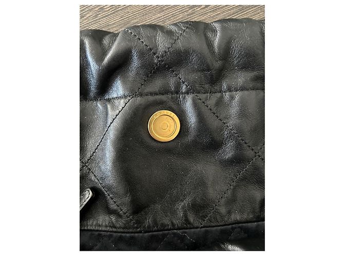 Borsa Chanel 22 Nera in Pelle di Agnello con Hardware Oro Nero - vista 3